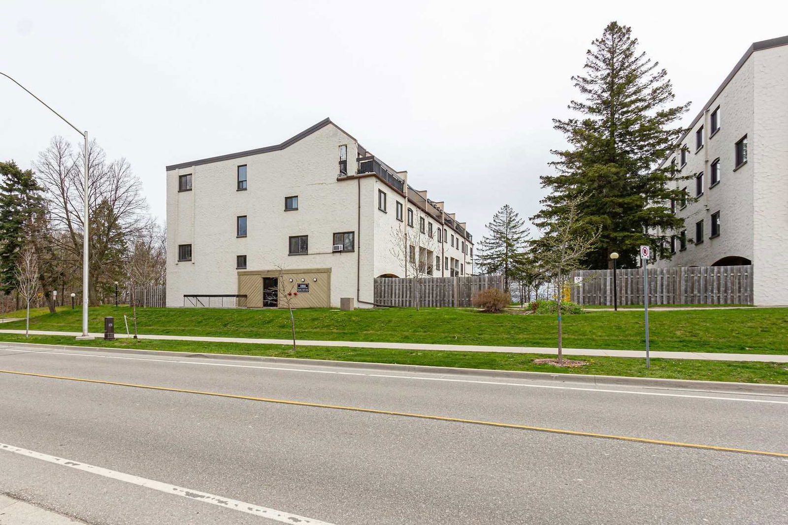 Falgarwood Drive Townhomes, Oakville, Toronto