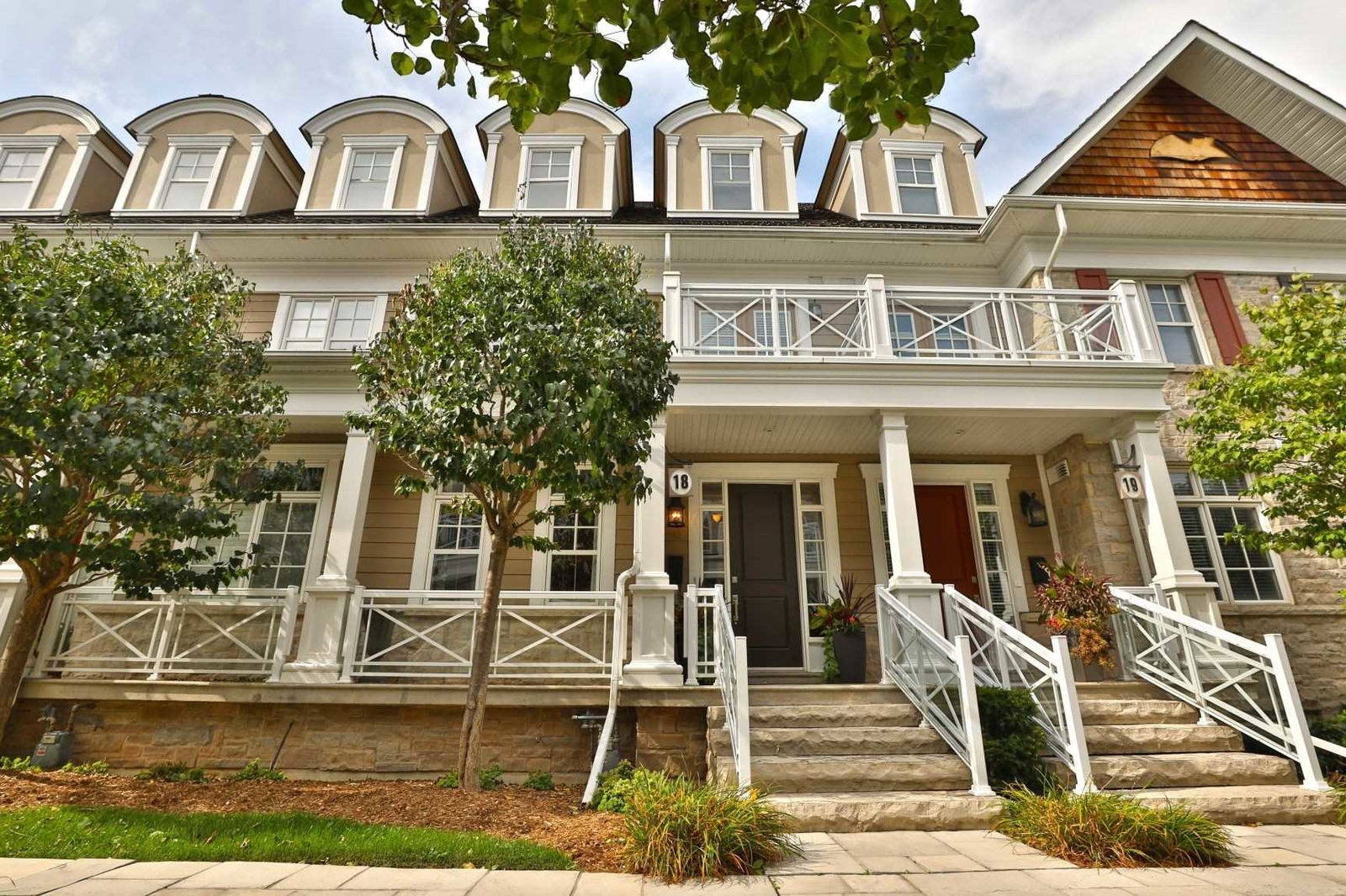 The Harbour Club Townhomes, Oakville, Toronto