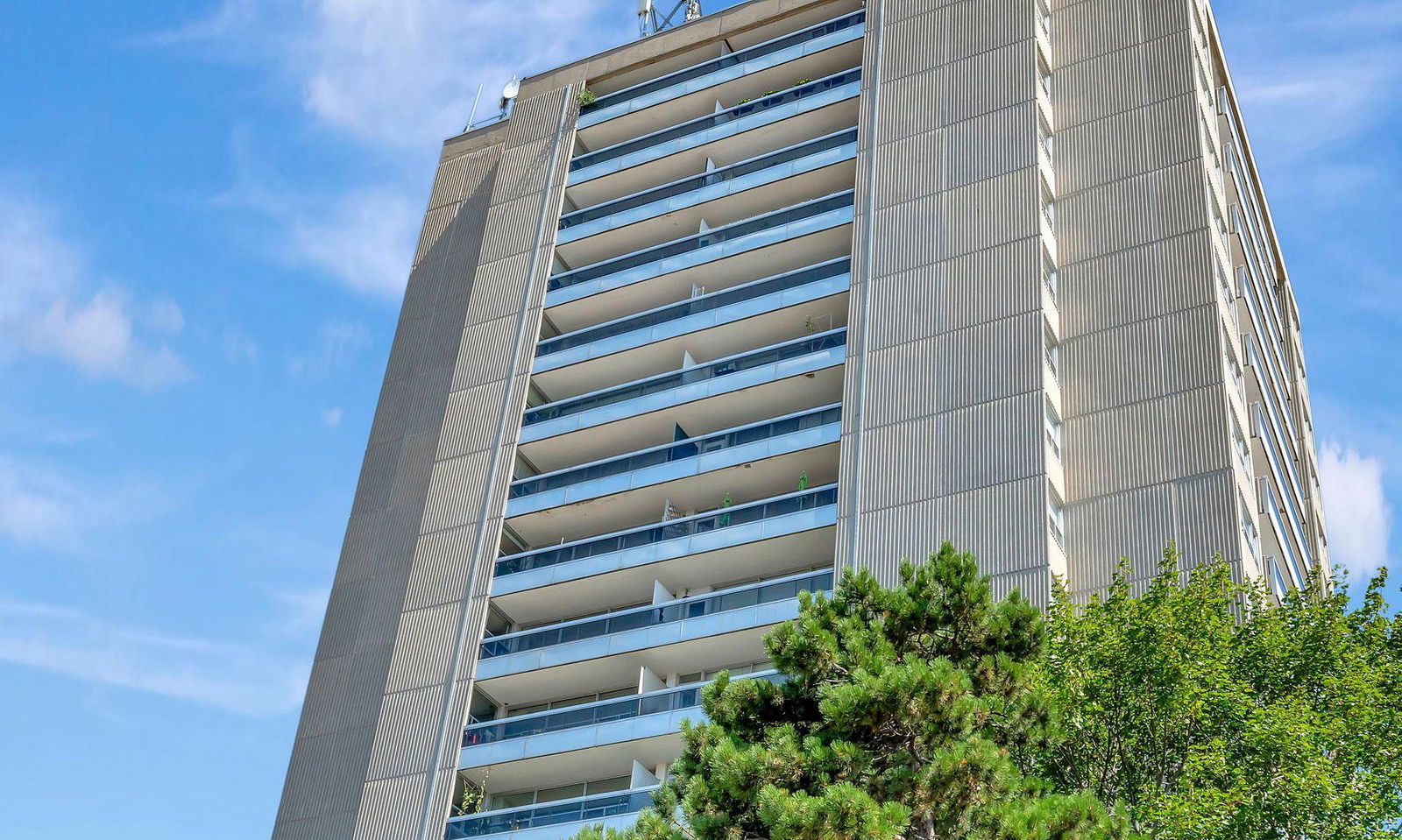 Exterior Side — The Lighthouse Condos, Oakville, Toronto