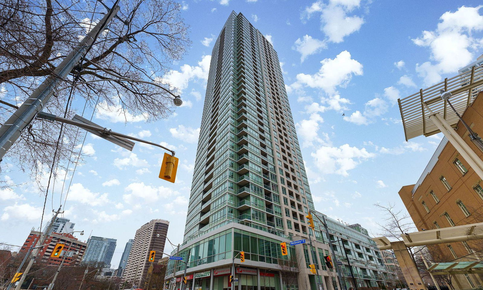 The Verve, Downtown, Toronto