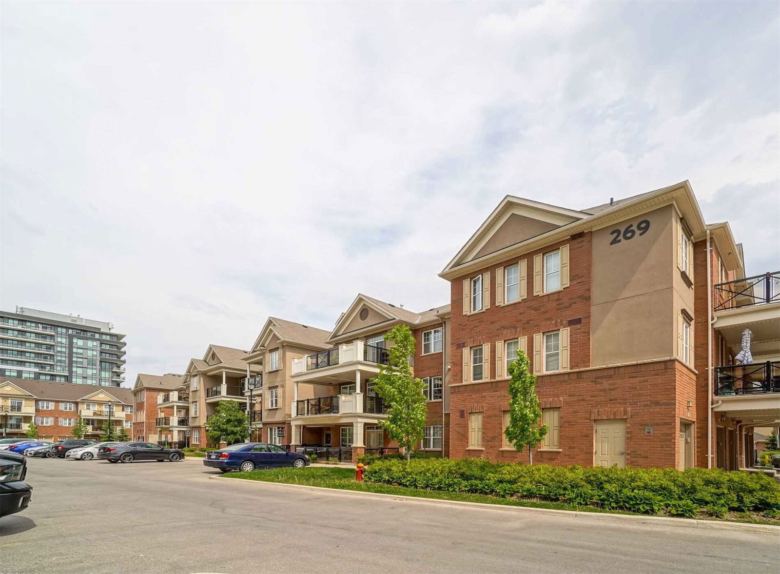 Park — Urban Townhomes of Oak Park, Oakville, Toronto