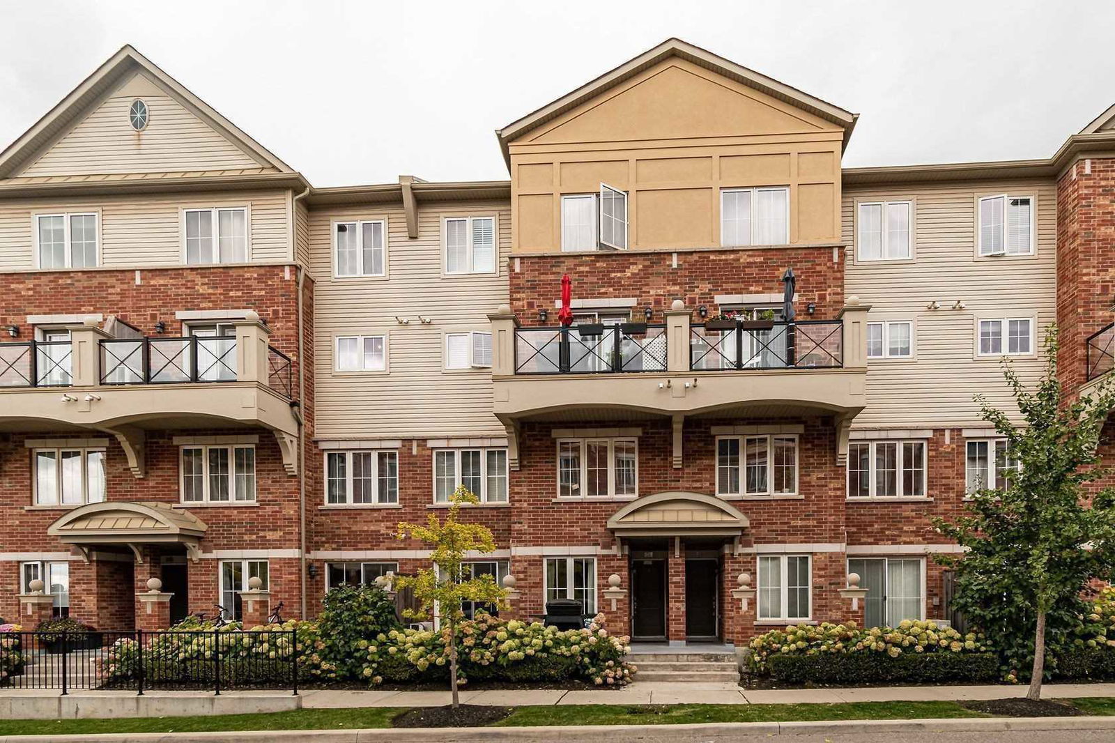 Waterlilies Phase 3 Townhomes, Oakville, Toronto