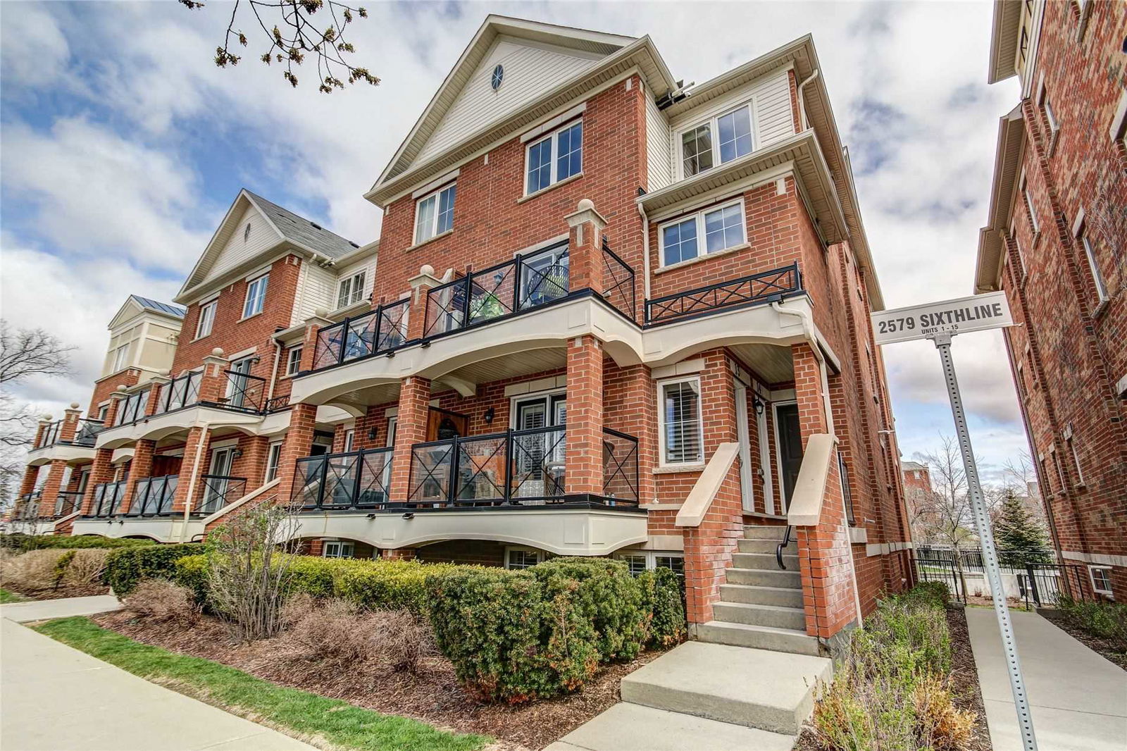 Waterlilies Townhomes, Oakville, Toronto