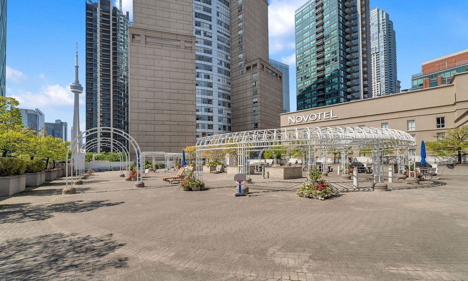 Patio — The Esplanade, Downtown, Toronto