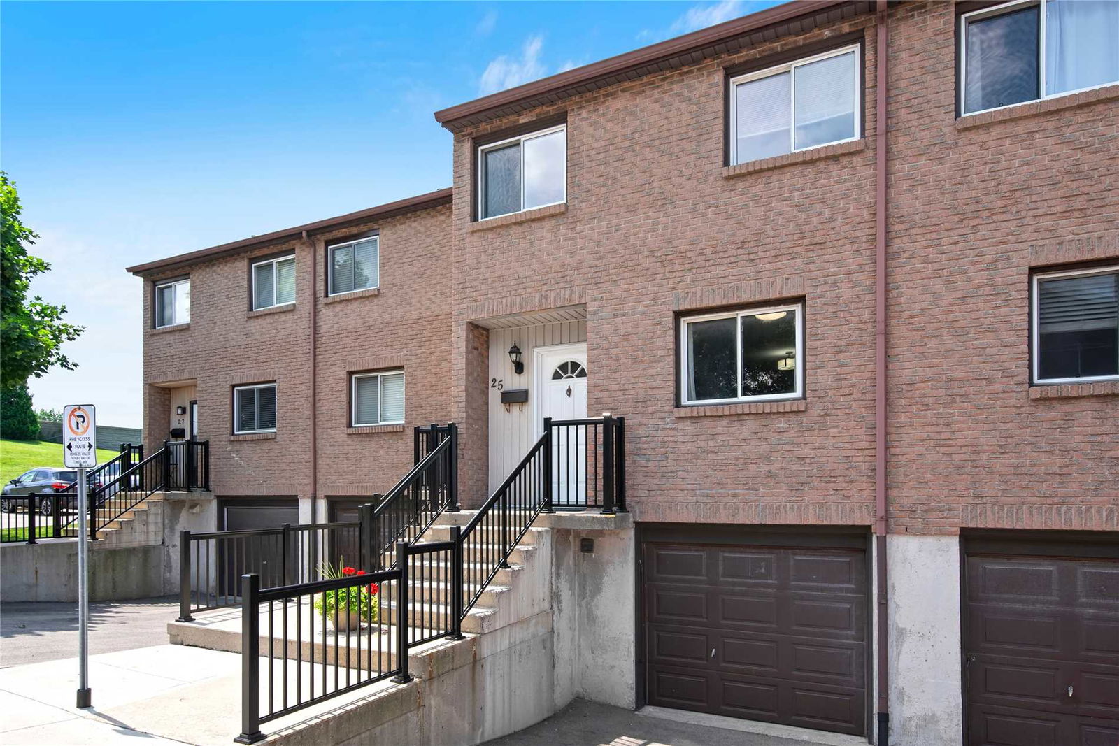 250 Magnolia Drive Townhomes, Hamilton, Toronto