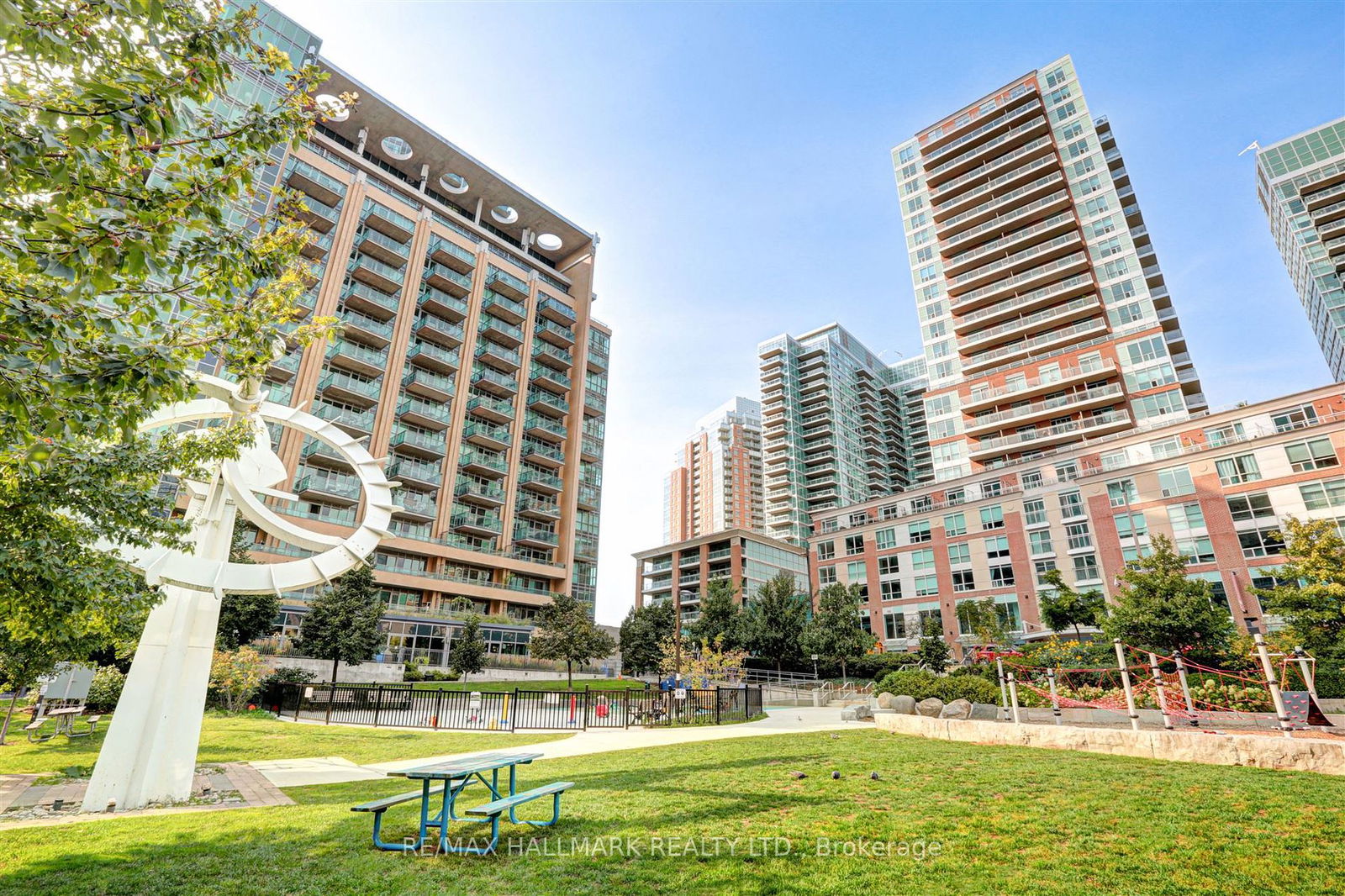 Liberty Lakeview Towers, West End, Toronto