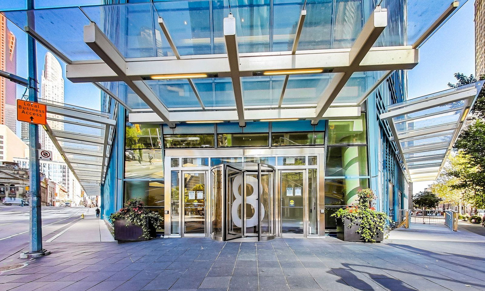 Entrance — L Tower, Downtown, Toronto