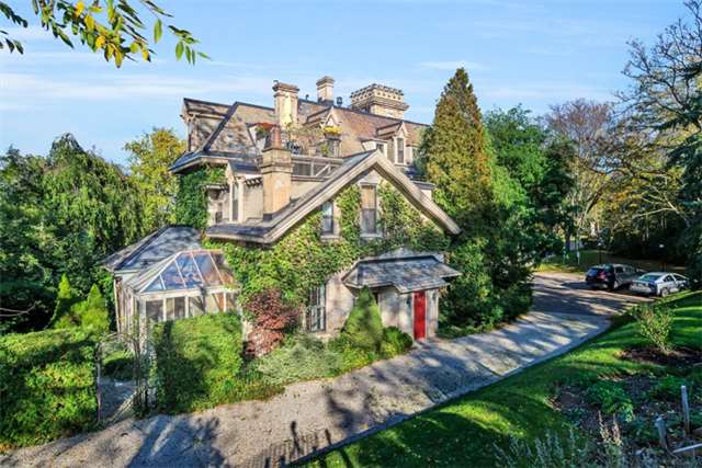 Ballinahinch Mansion Condos, Hamilton, Toronto