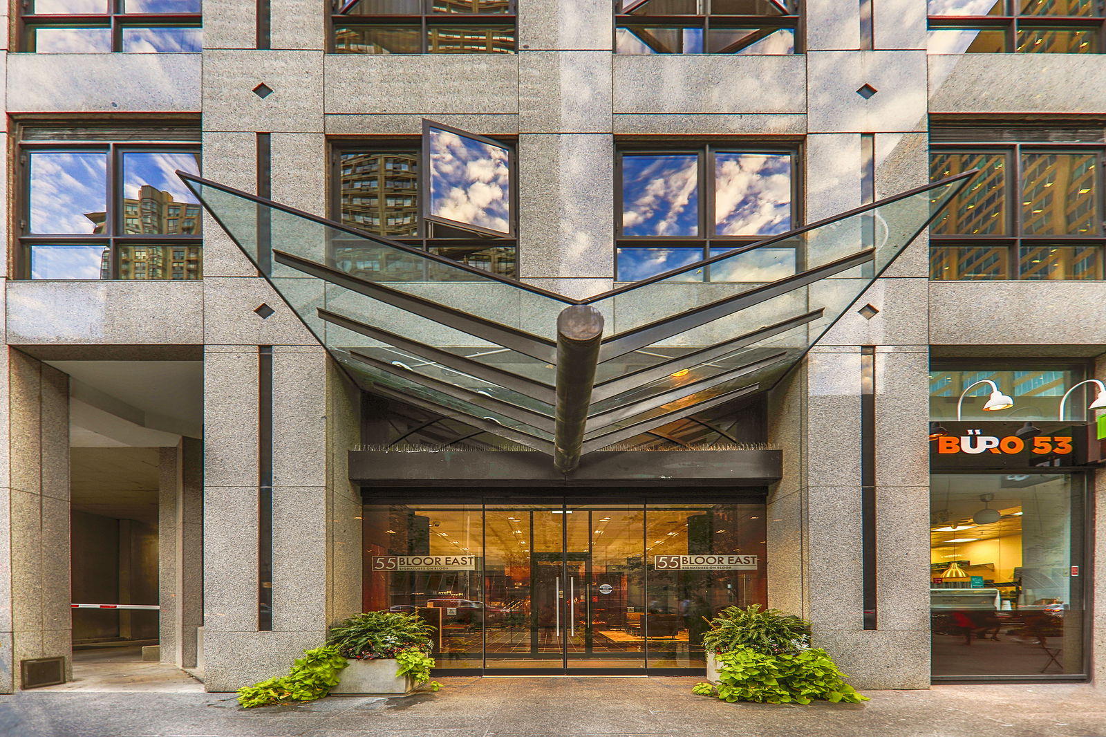 Entrance — Signatures on Bloor, Downtown, Toronto