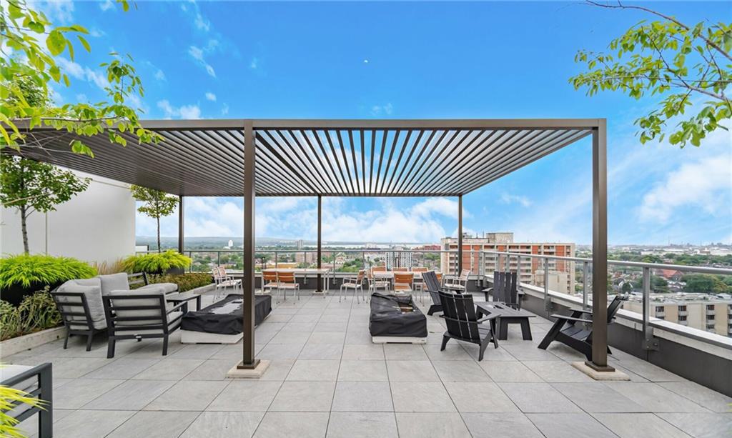 Rooftop Deck — KiWi Condos, Hamilton, Toronto