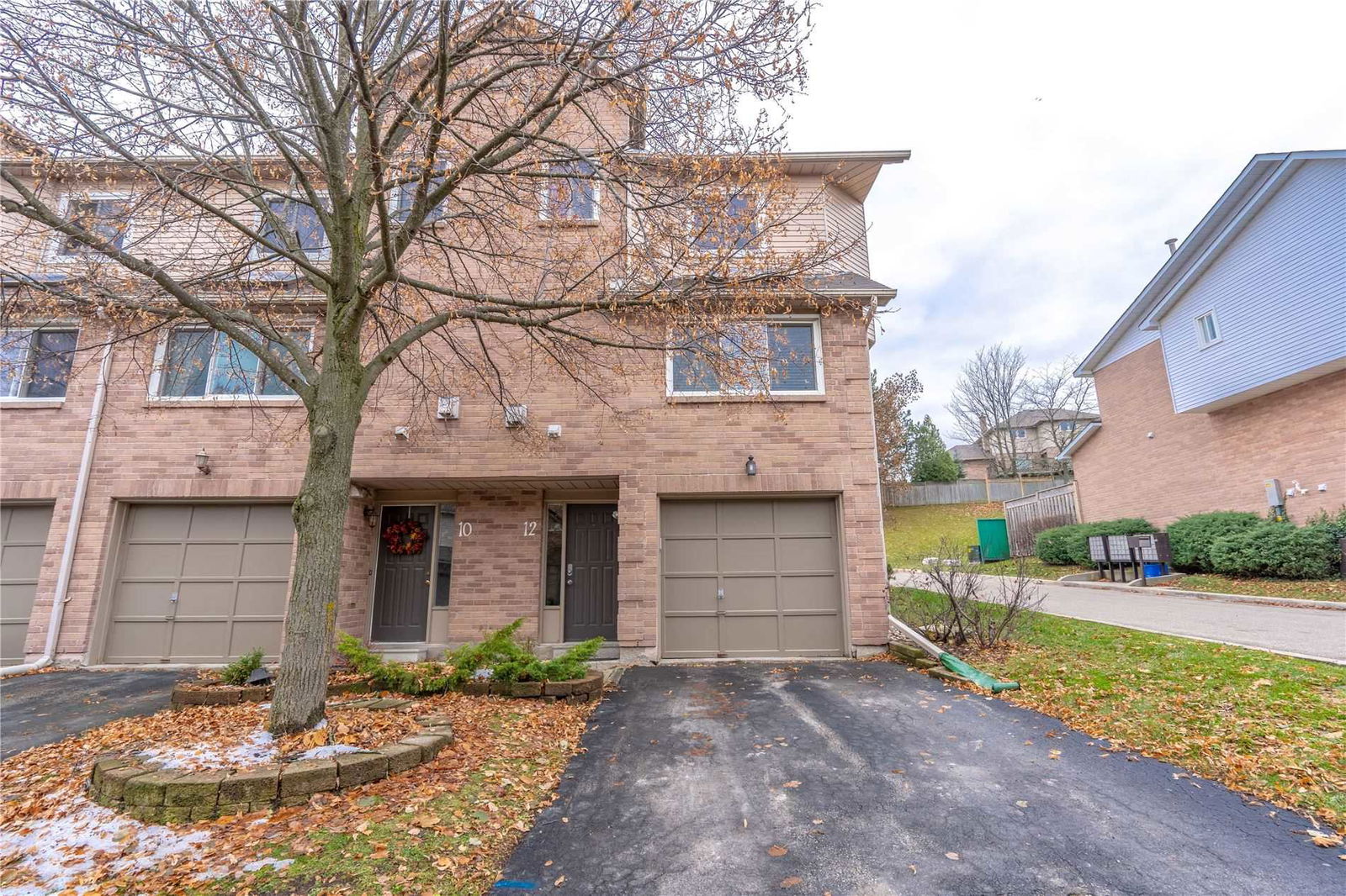 Livingstone Lane Townhomes, Hamilton, Toronto