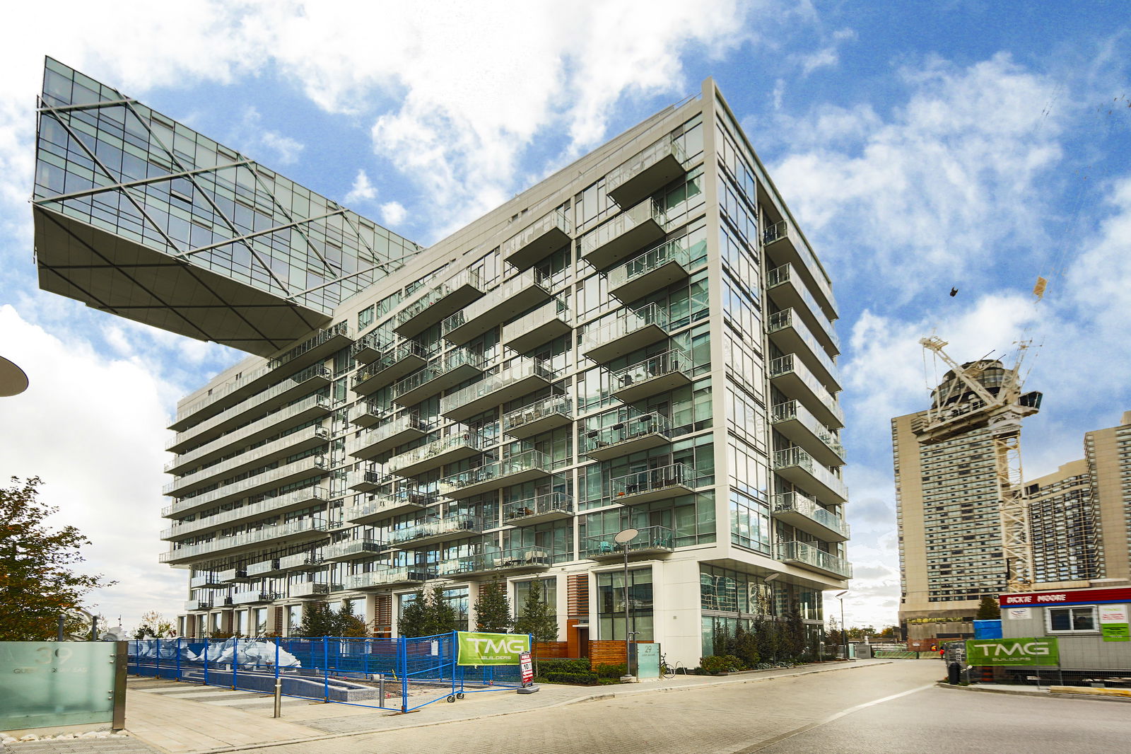 Exterior — Pier 27 Phase II Condos, Downtown, Toronto