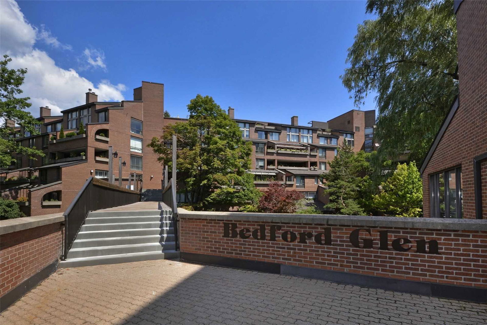 Bedford Glen Townhomes, Midtown, Toronto