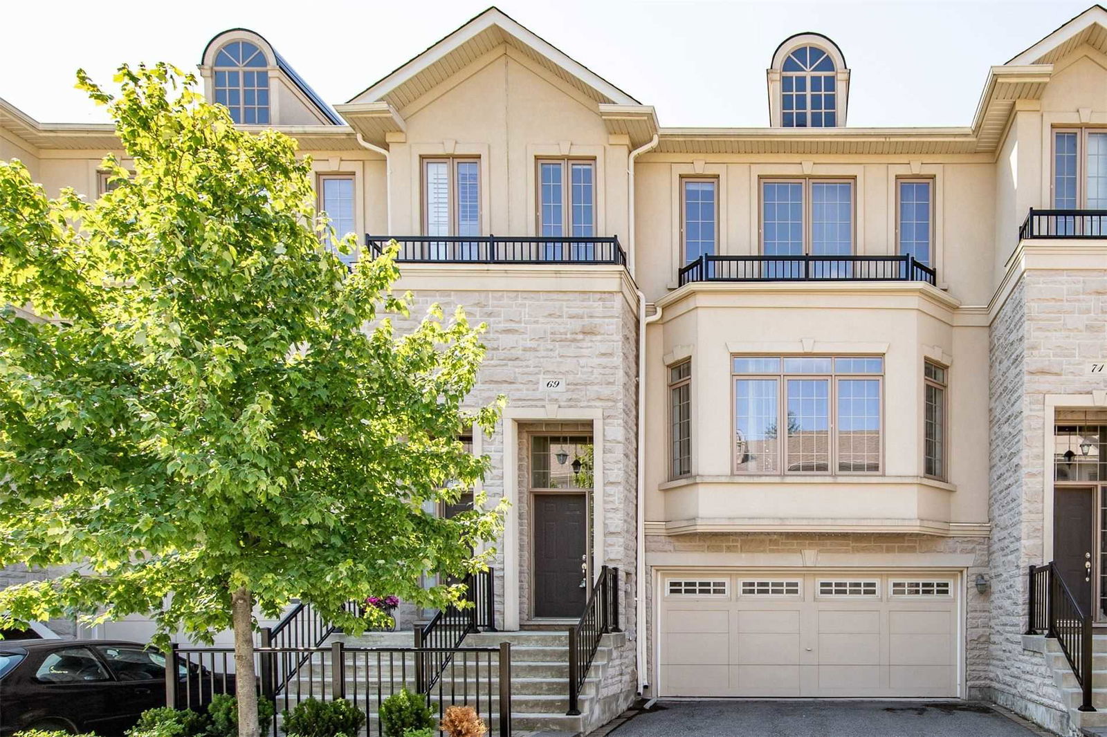 21 Bloorview Place Townhouses, North York, Toronto