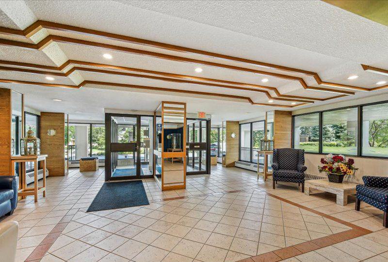 Lobby — Admiral's Walk Condos, Burlington, Toronto