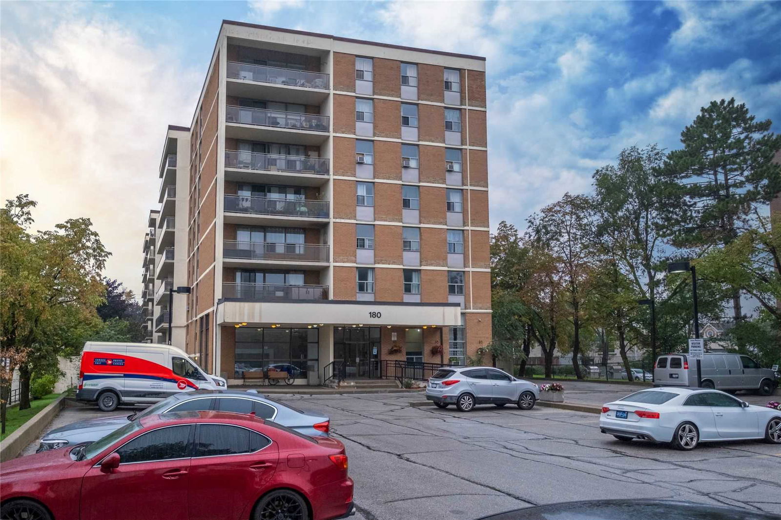 Thornlea Place Condominium Residences, Markham, Toronto