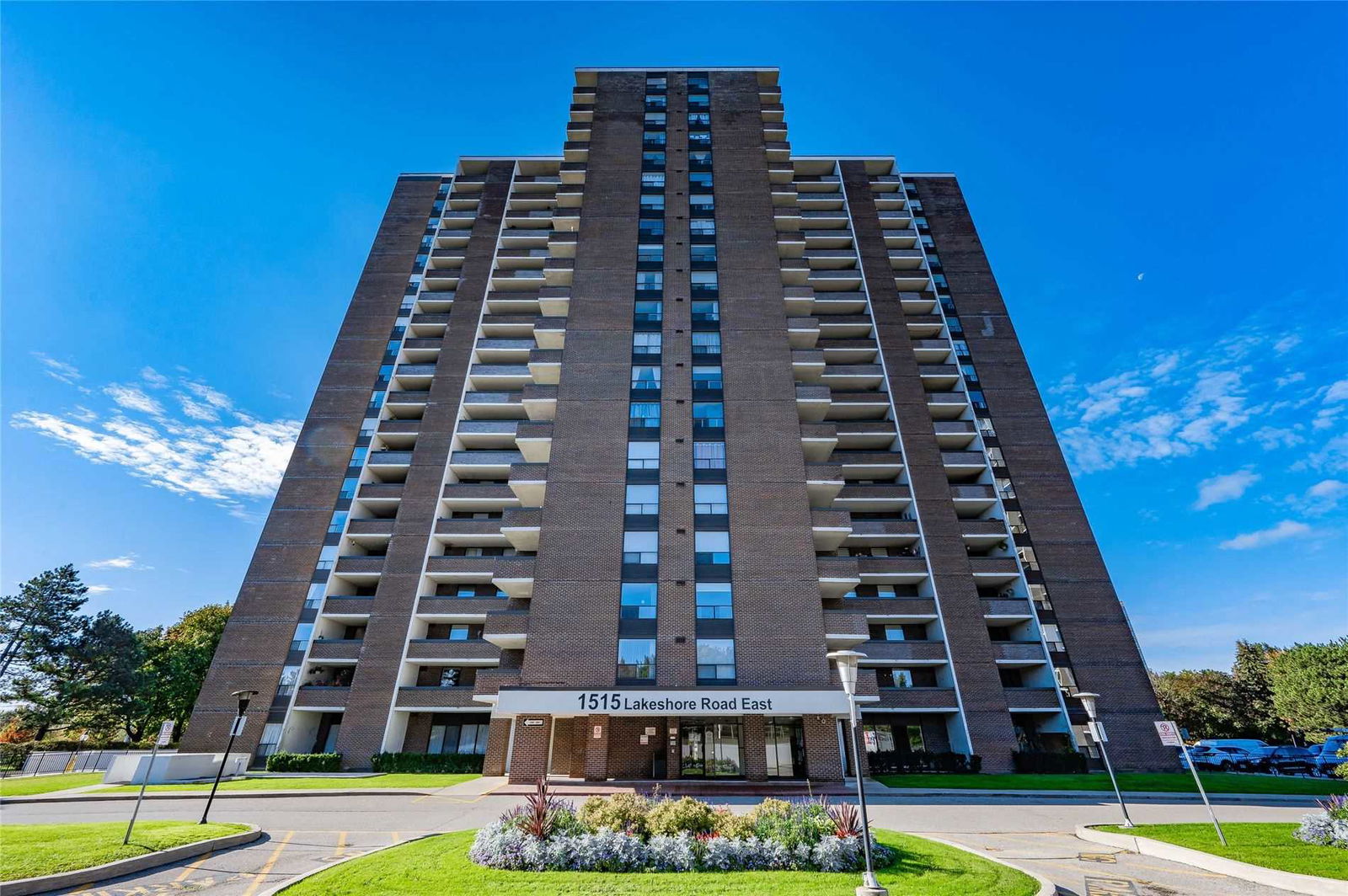 1515 Lakeshore Road East Condos, Mississauga, Toronto