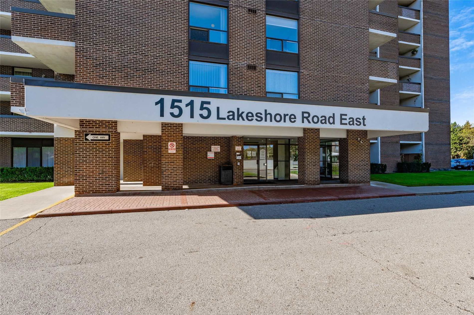 1515 Lakeshore Road East Condos, Mississauga, Toronto