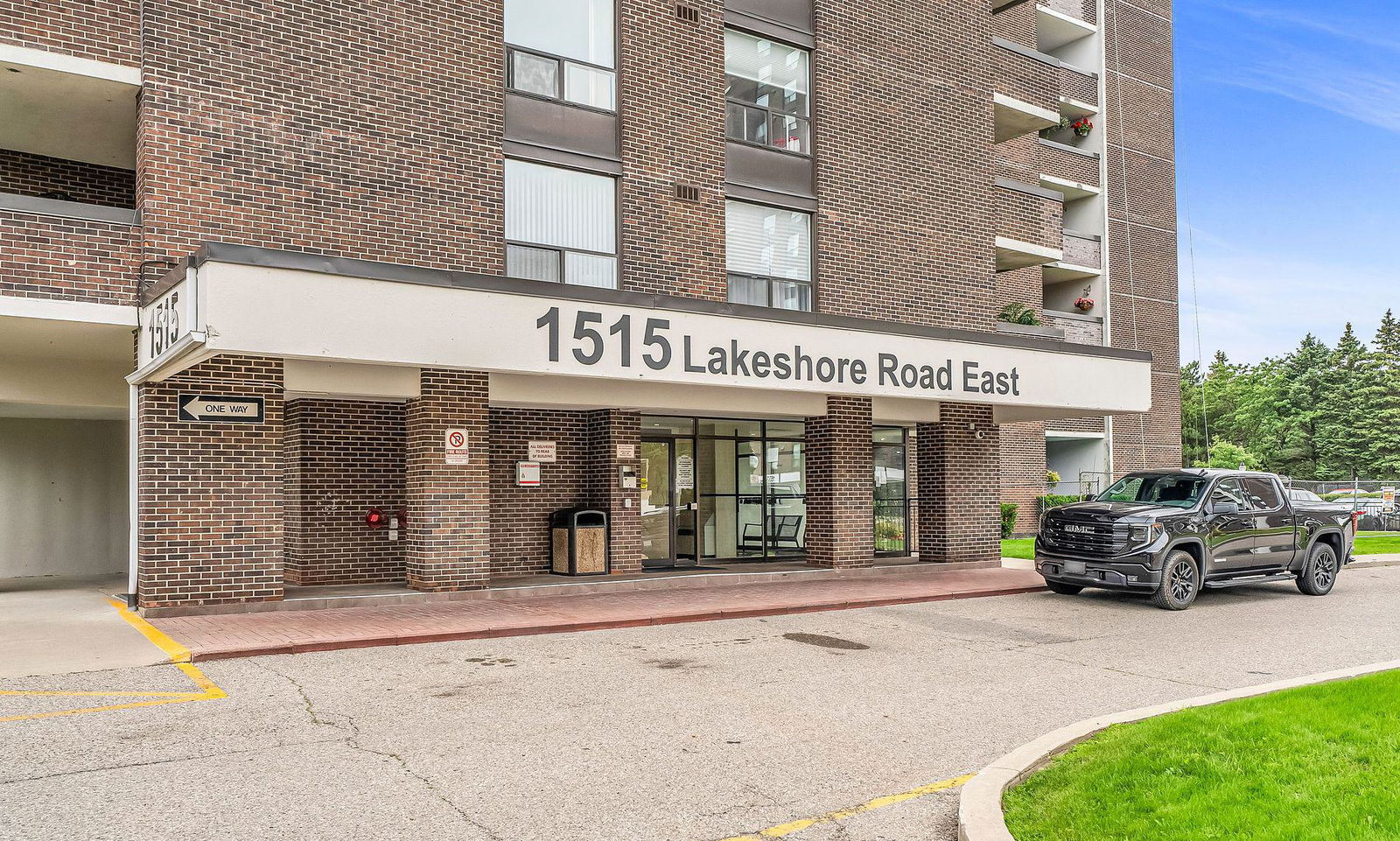 Entrance — 1515 Lakeshore Road East Condos, Mississauga, Toronto