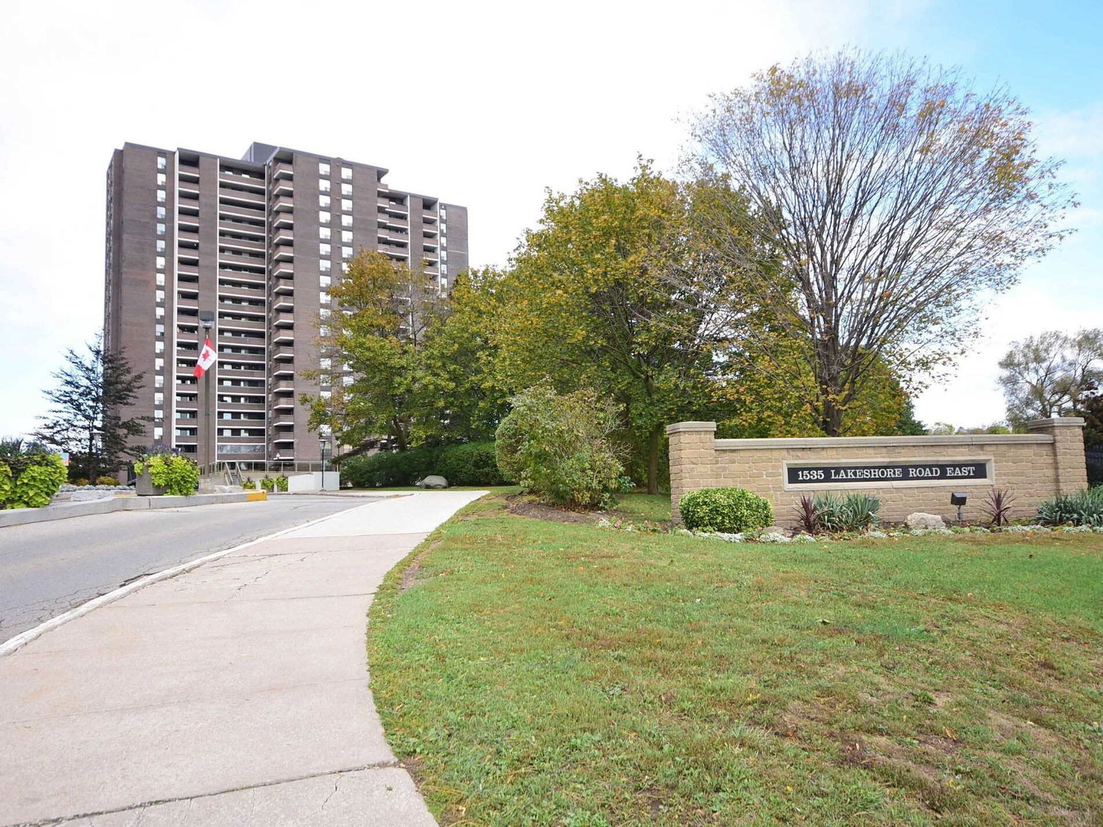 1535 Lakeshore Road East Condos, Mississauga, Toronto