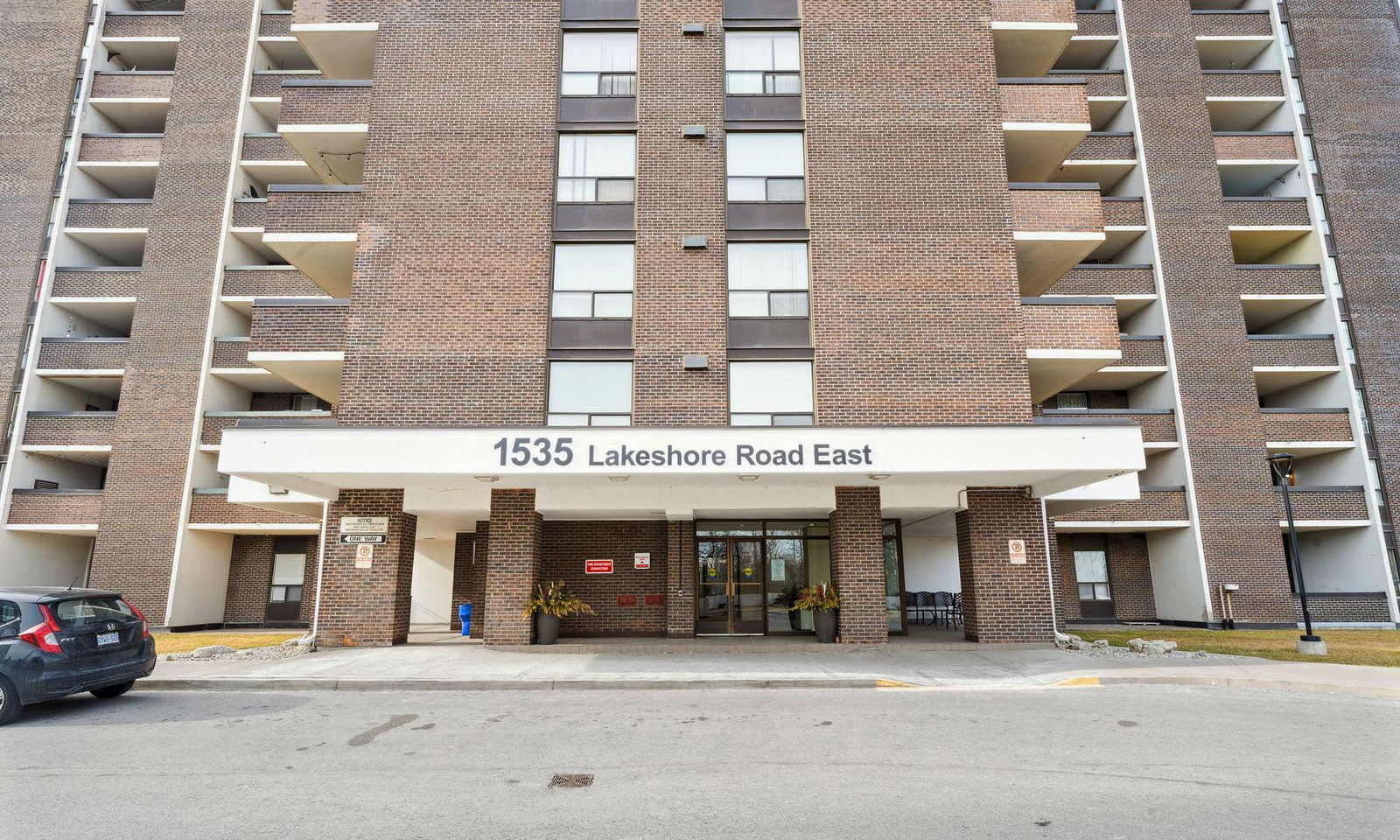 Entrance — 1535 Lakeshore Road East Condos, Mississauga, Toronto