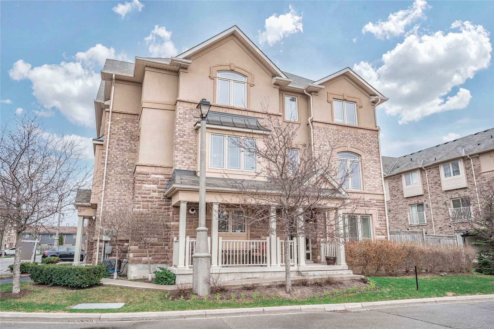 6625 Falconer Drive Townhomes, Mississauga, Toronto