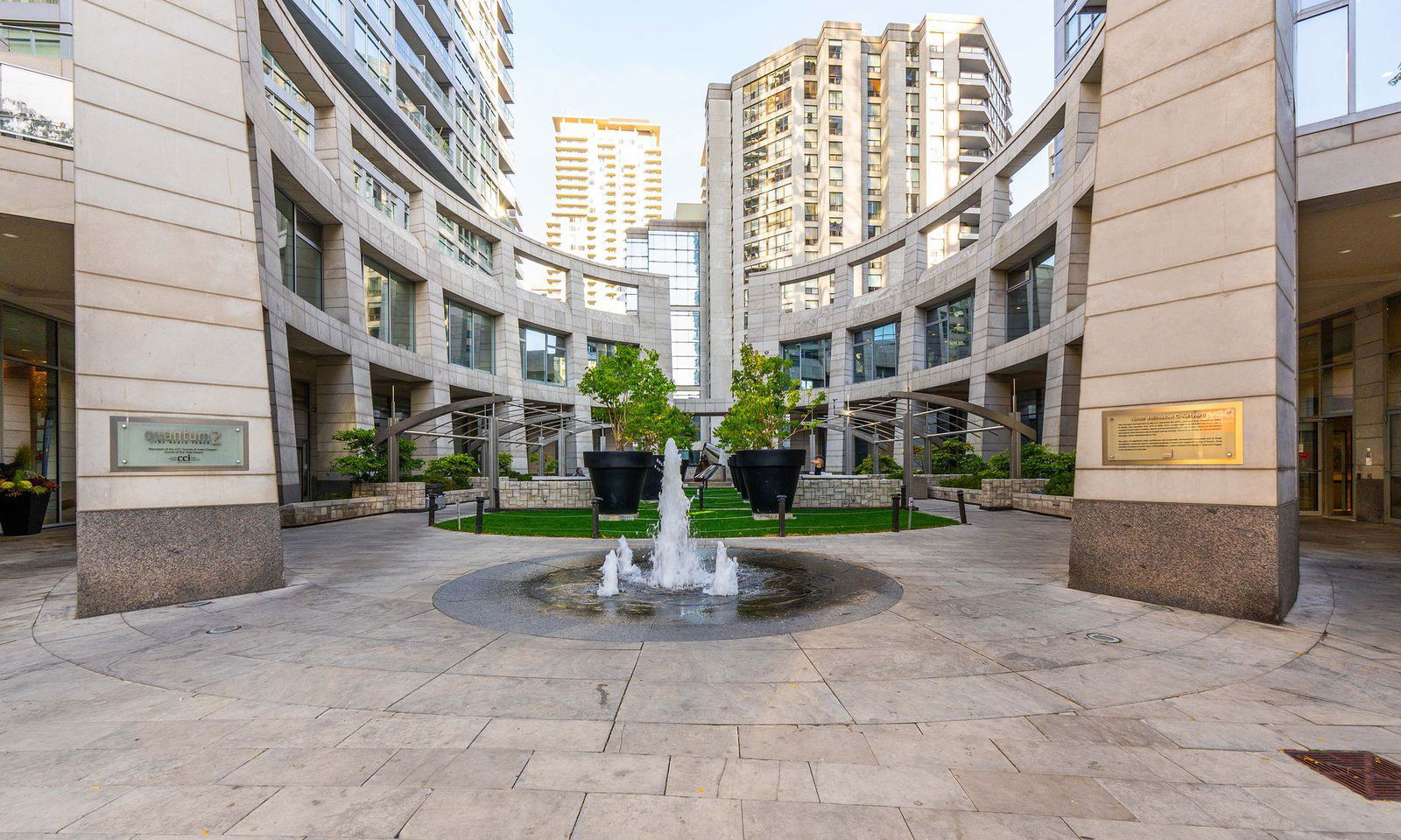 Patio — Quantum South Tower, Midtown, Toronto