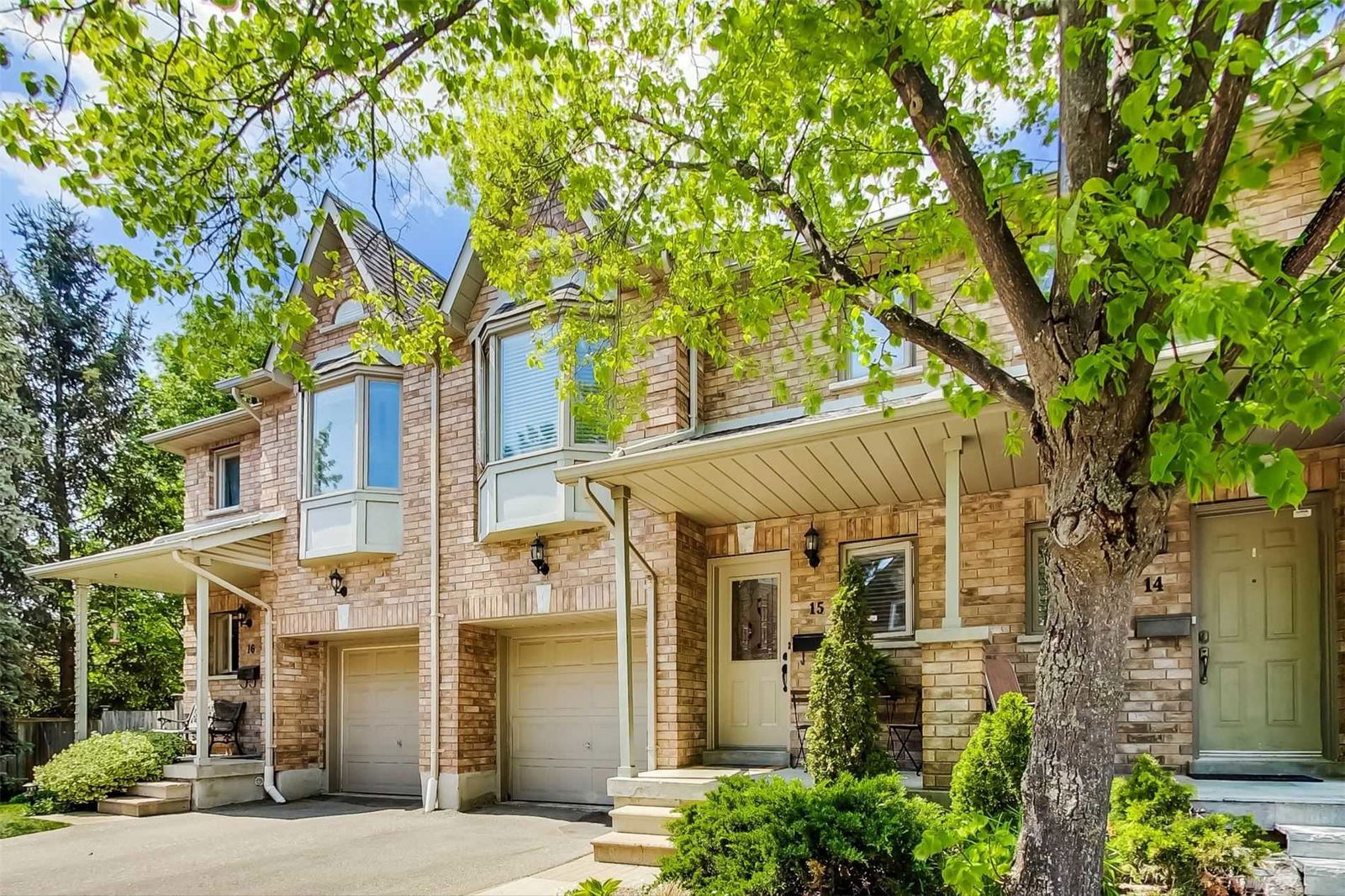 1385 Lakeshore Road West Townhomes, Mississauga, Toronto