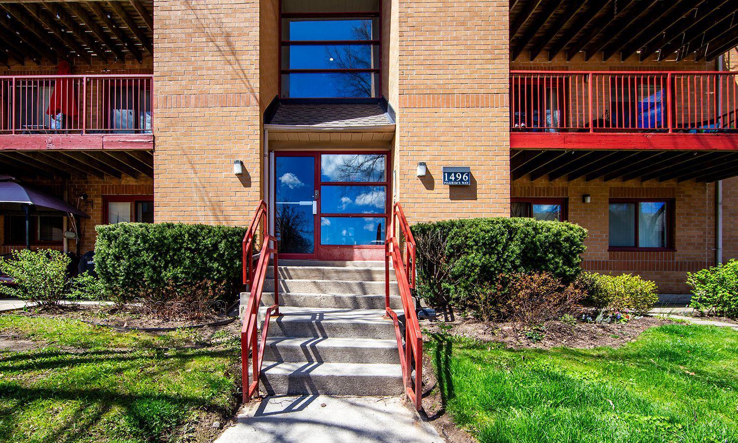 Entrance — 1476-1514 Pilgrims Way Condos, Oakville, Toronto