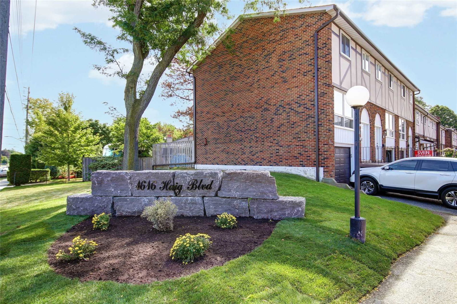 1616 Haig Boulevard Townhomes, Mississauga, Toronto