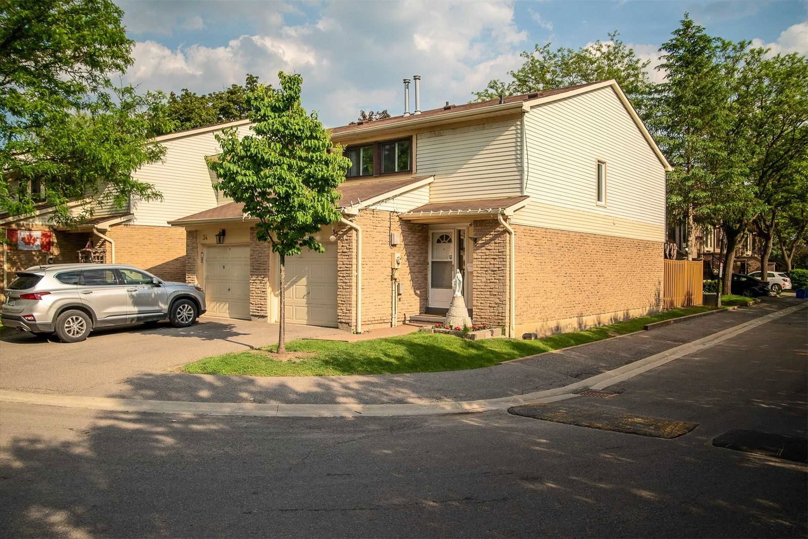 209 Castle Rock Drive Townhomes, Richmond Hill, Toronto