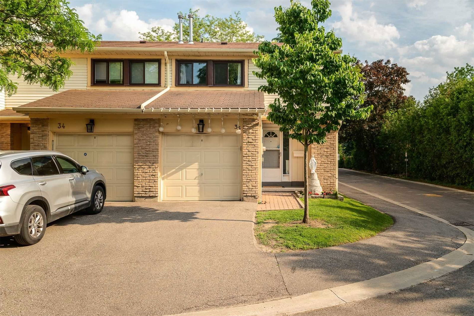 209 Castle Rock Drive Townhomes, Richmond Hill, Toronto