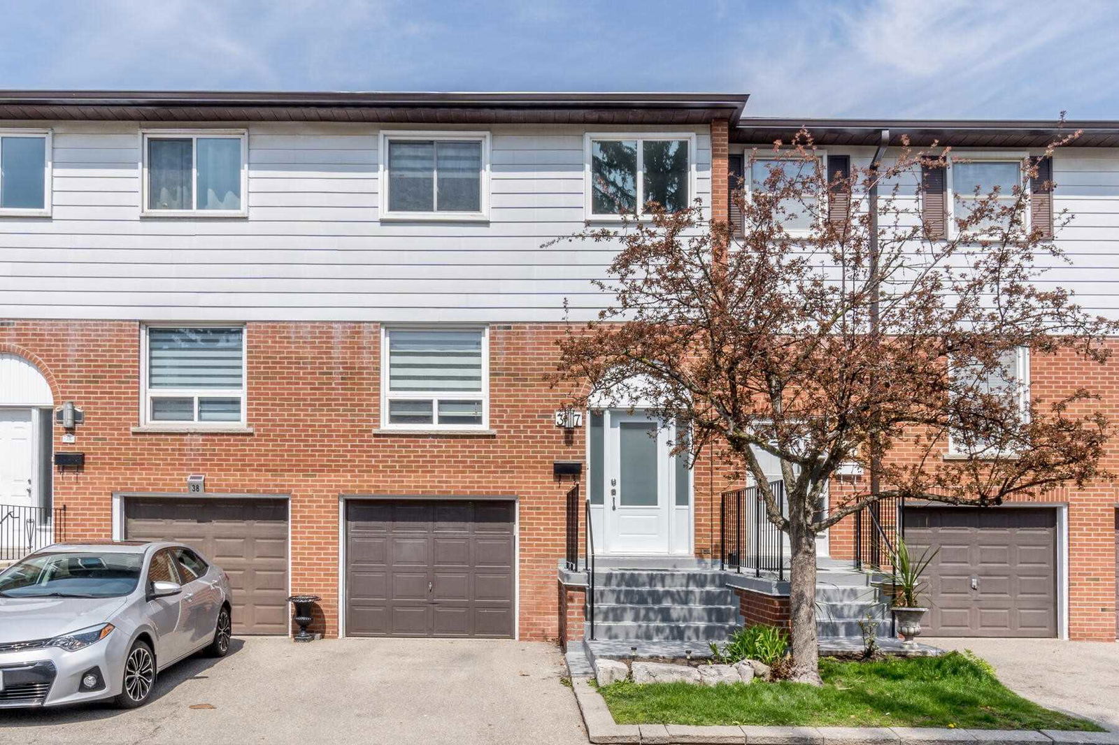 2445 Homelands Drive Townhomes, Mississauga, Toronto