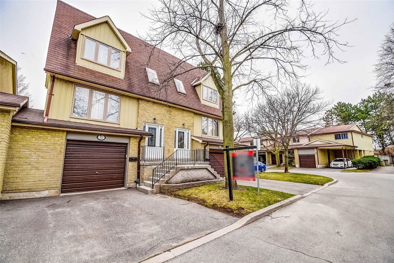 2655 Gananoque Drive Townhomes