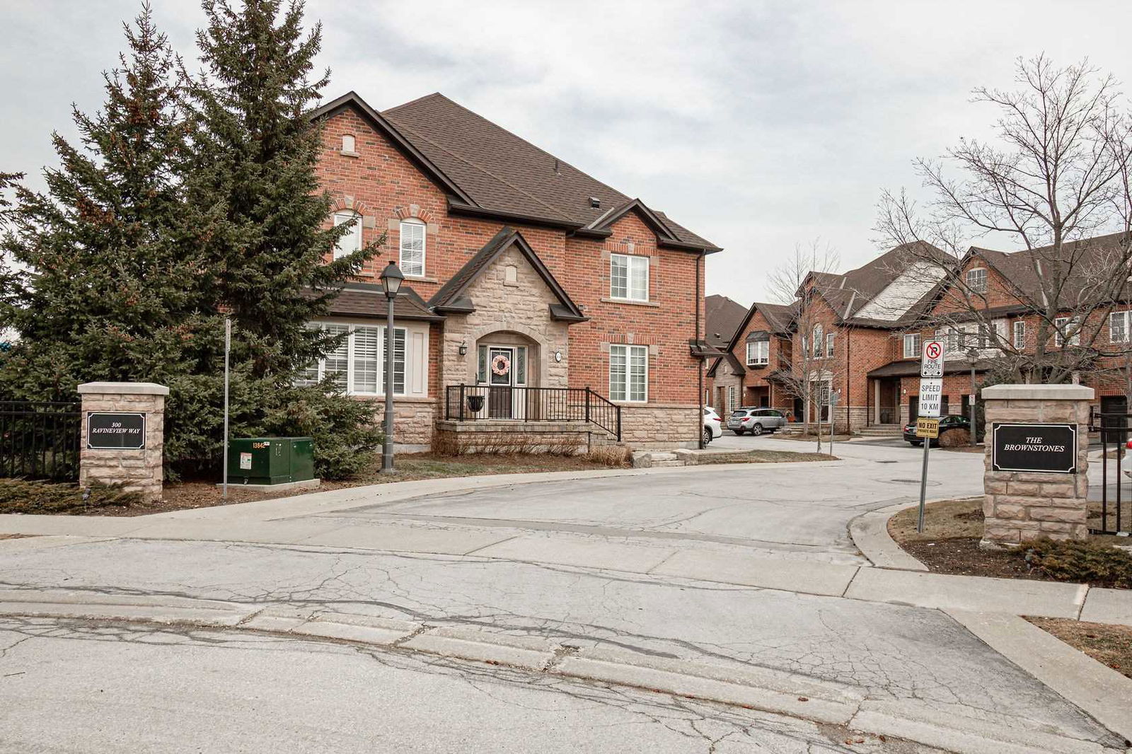 300 Ravineview Way Townhomes, Oakville, Toronto