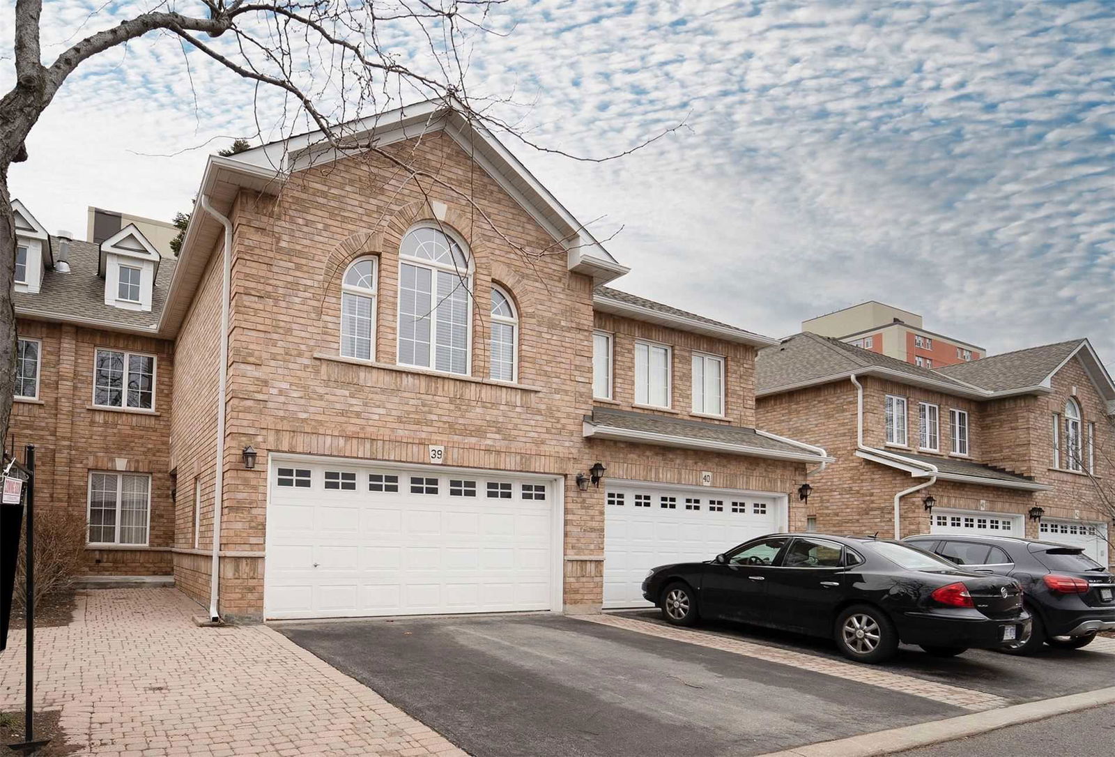 Barrington Square Townhomes, Burlington, Toronto