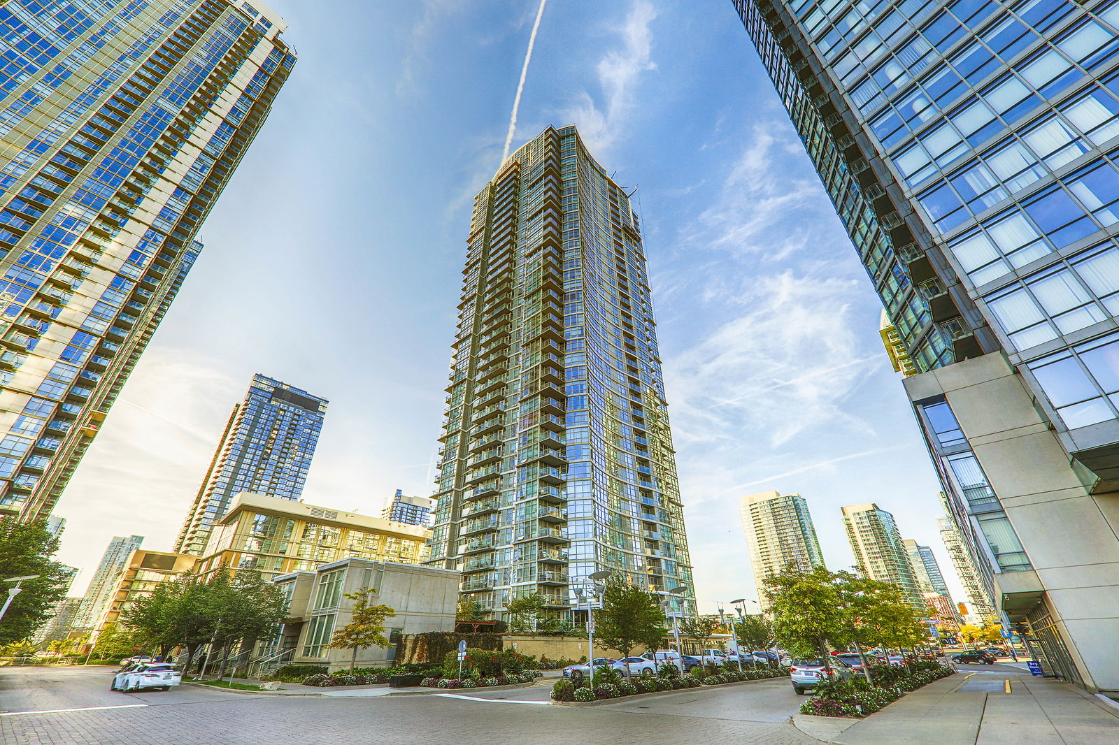 Exterior — Harbour View Estates I Condos, Downtown, Toronto