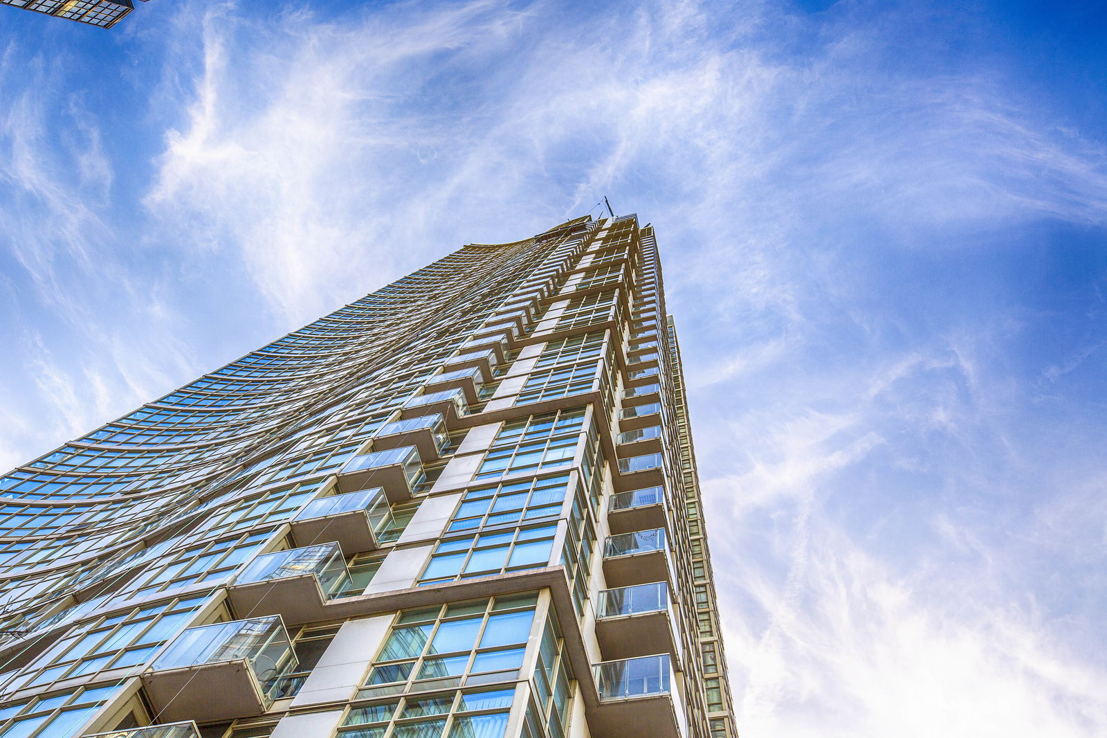 Exterior Sky — Harbour View Estates I Condos, Downtown, Toronto