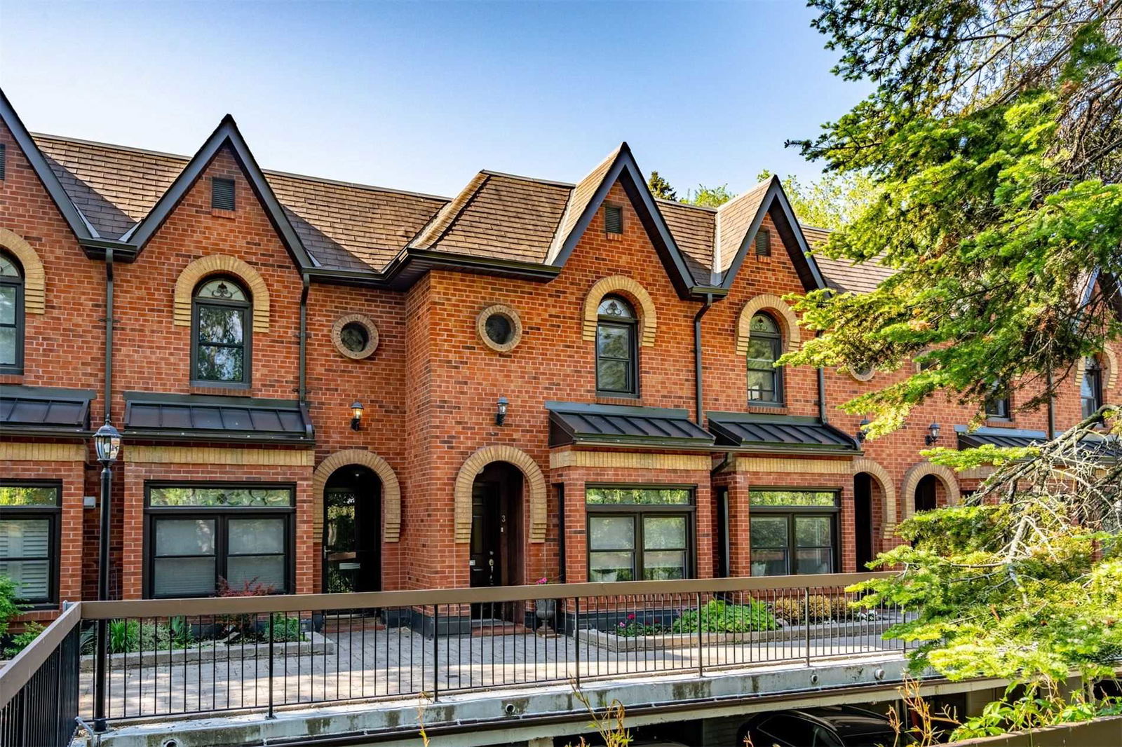 10 Buller Avenue Townhomes, East End, Toronto