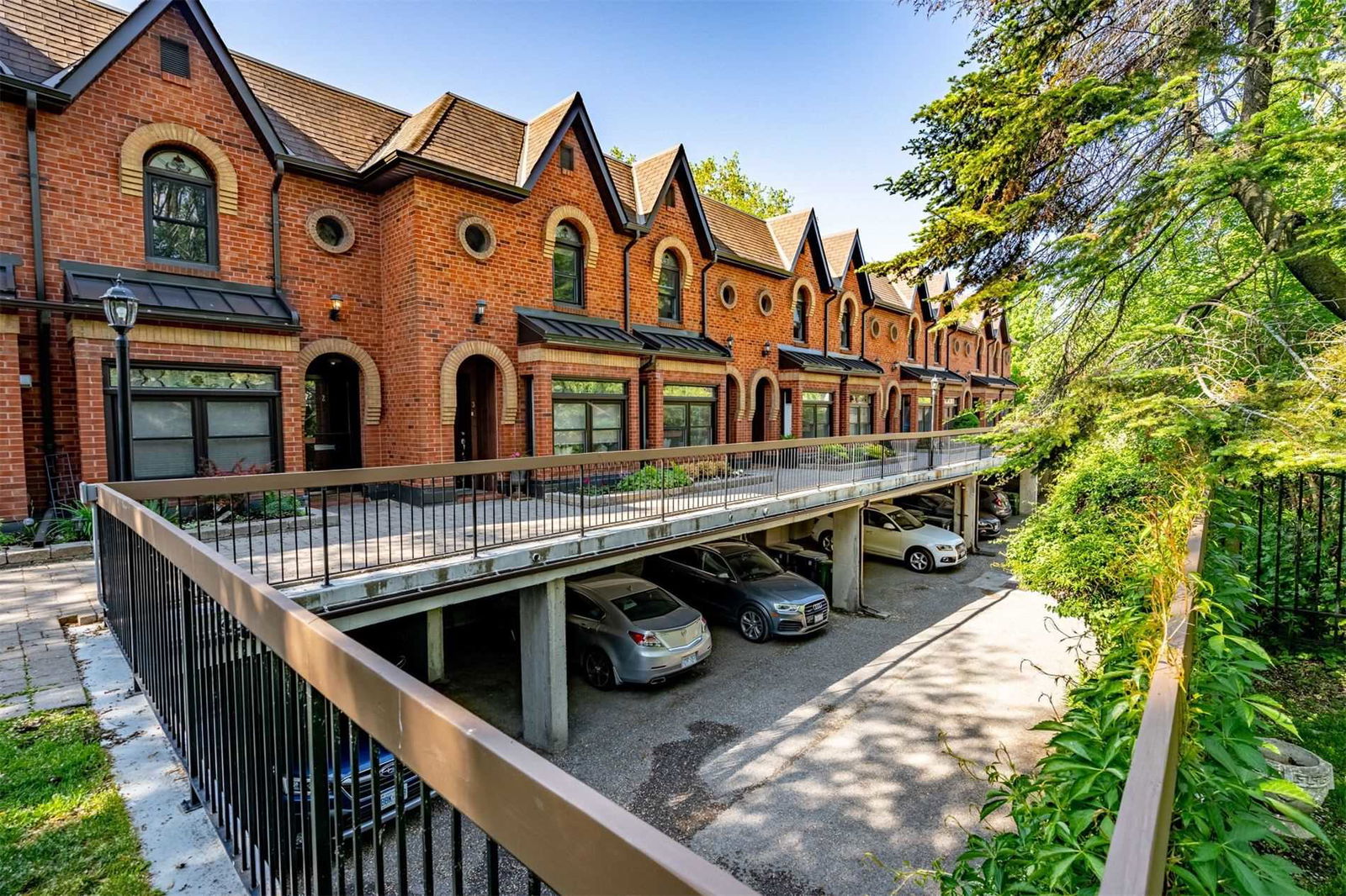 10 Buller Avenue Townhomes, East End, Toronto