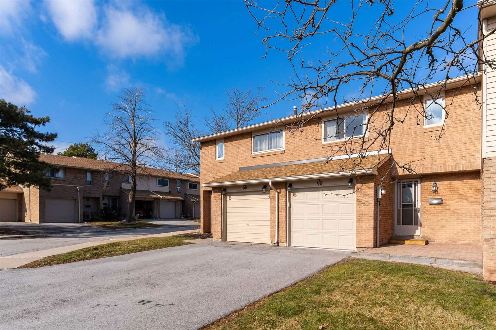 1516 Lancaster Drive Townhomes, Oakville, Toronto