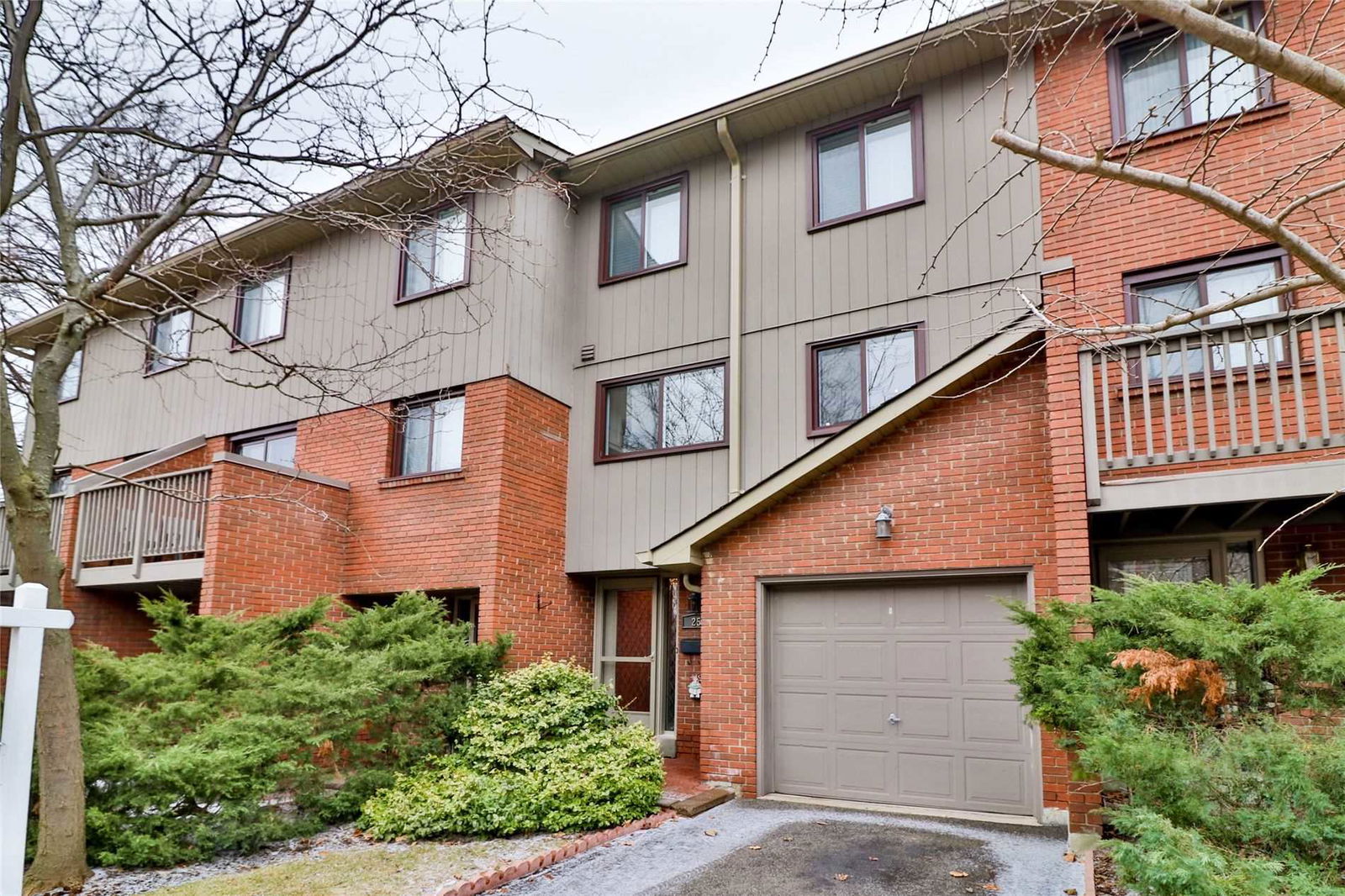 1855 Maple Ridge Townhomes, Mississauga, Toronto