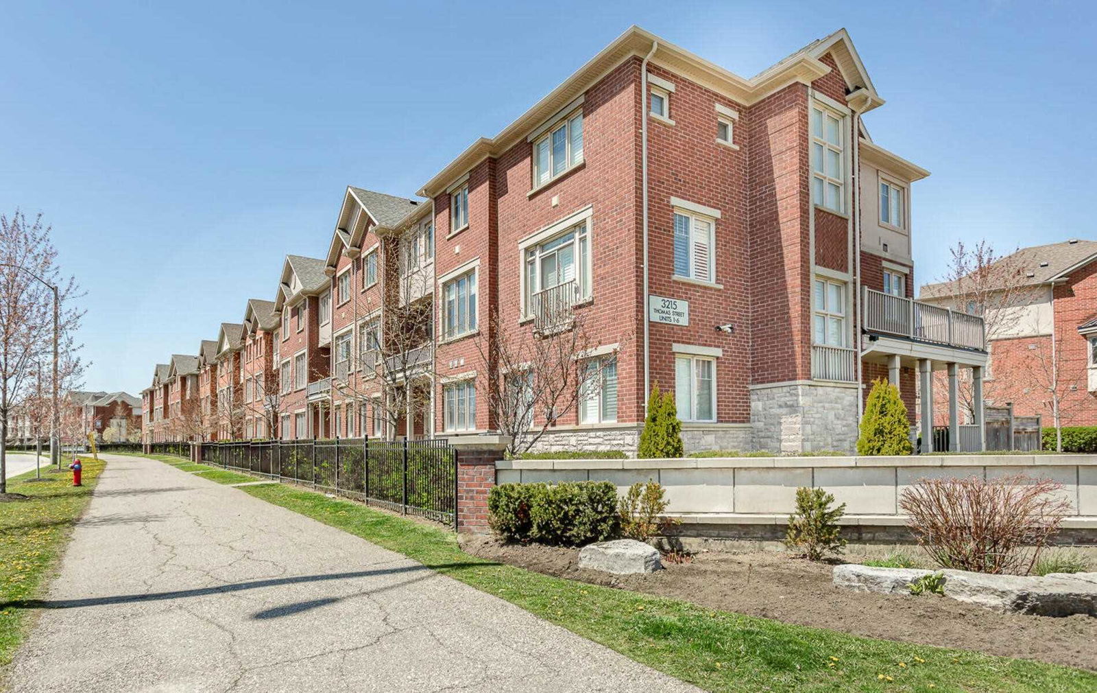 3215 Thomas Street Townhomes, Mississauga, Toronto