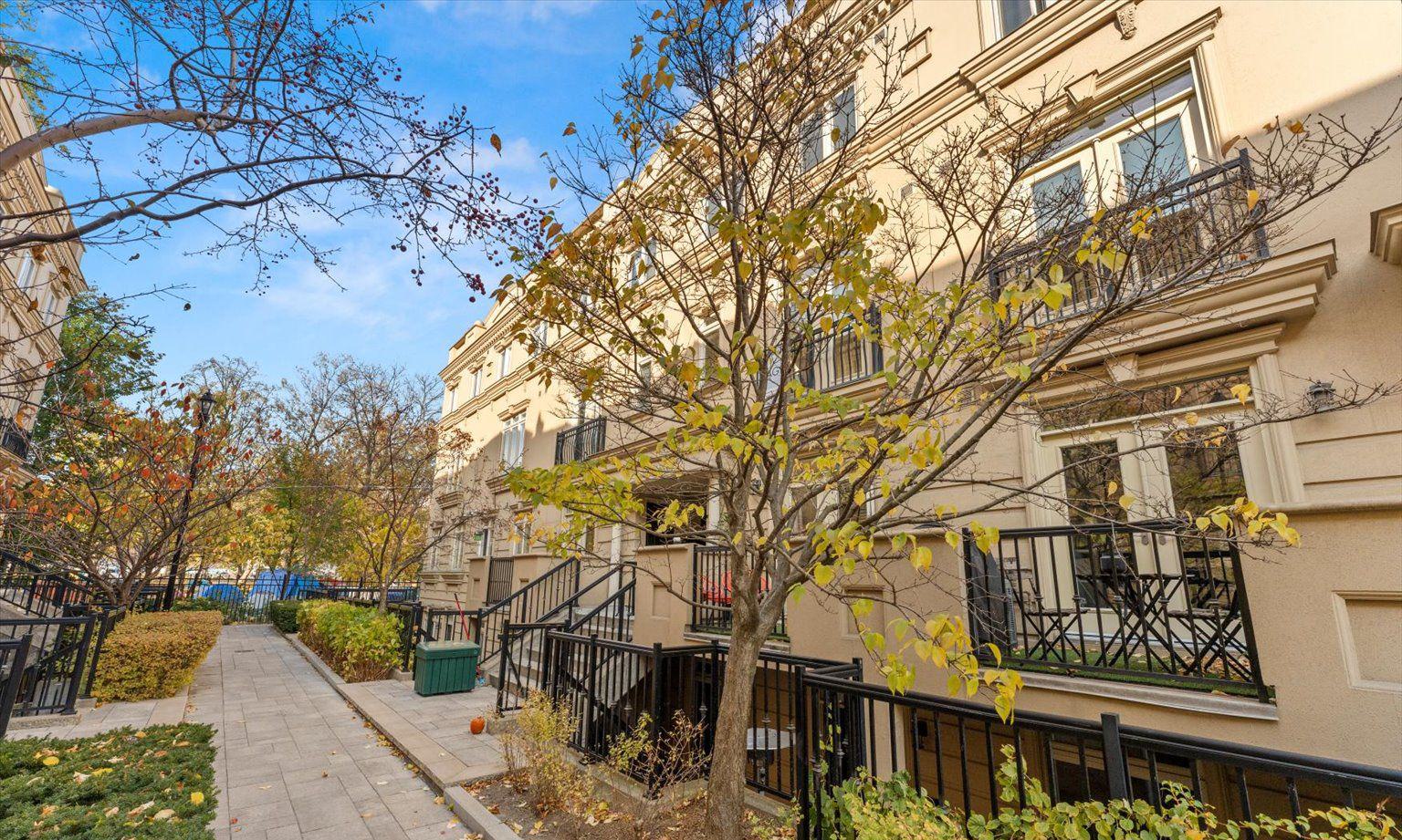 The Gardens at Queen Townhouses, Downtown, Toronto