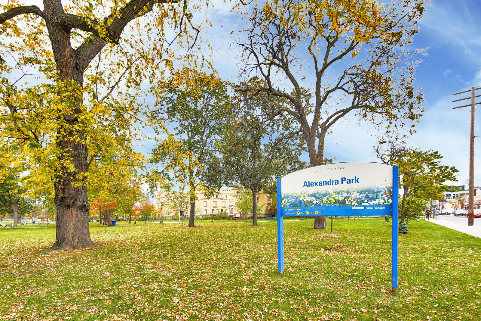 Park — The Gardens at Queen Townhouses, Downtown, Toronto