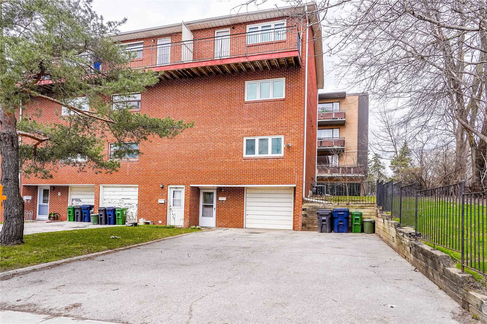 811 Kennedy Road Townhomes, Scarborough, Toronto