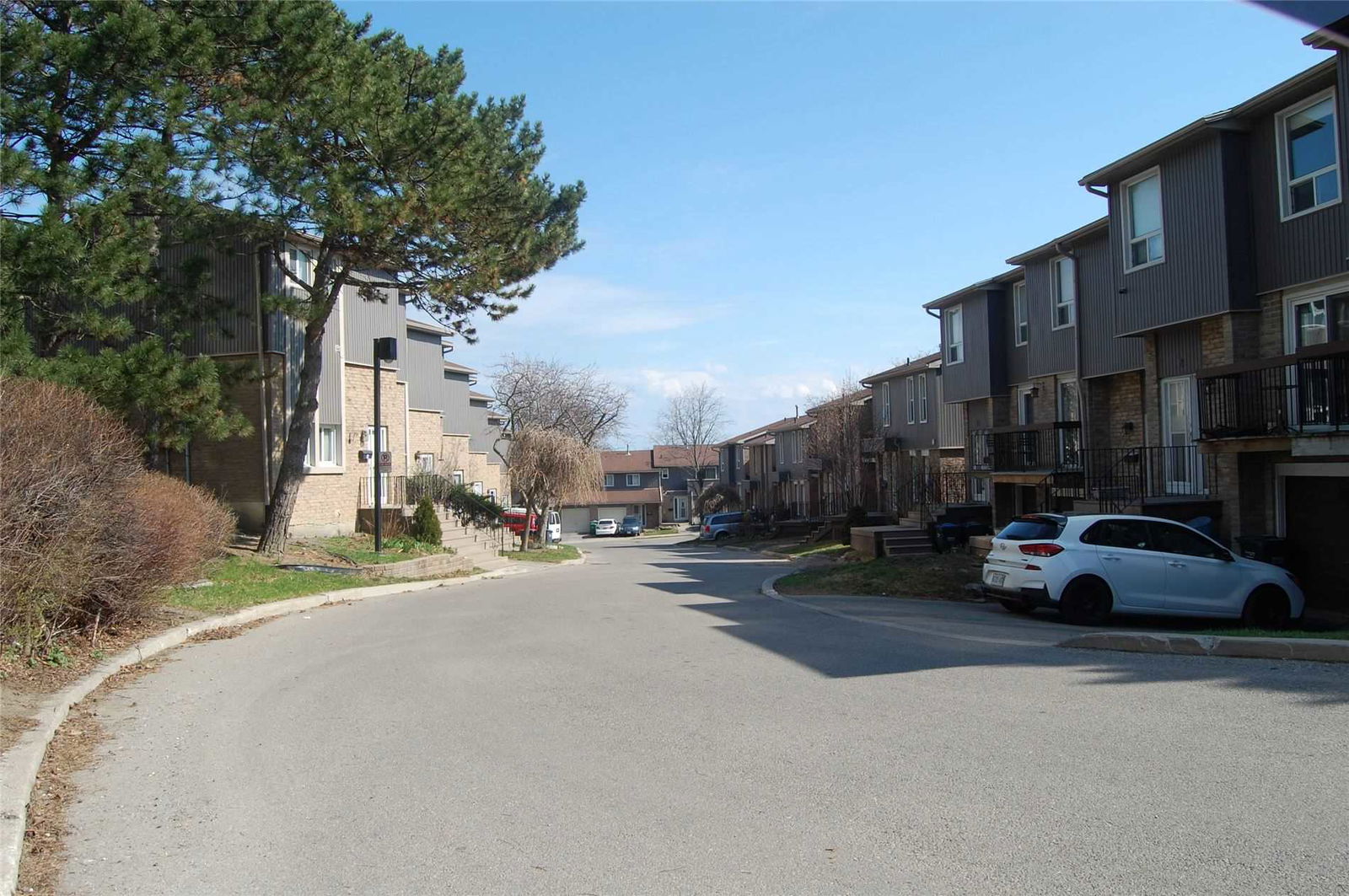 900 Dundas Street West Townhomes, Mississauga, Toronto