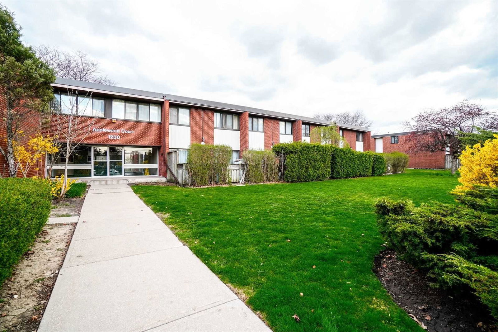 Applewood Court Townhomes, Mississauga, Toronto