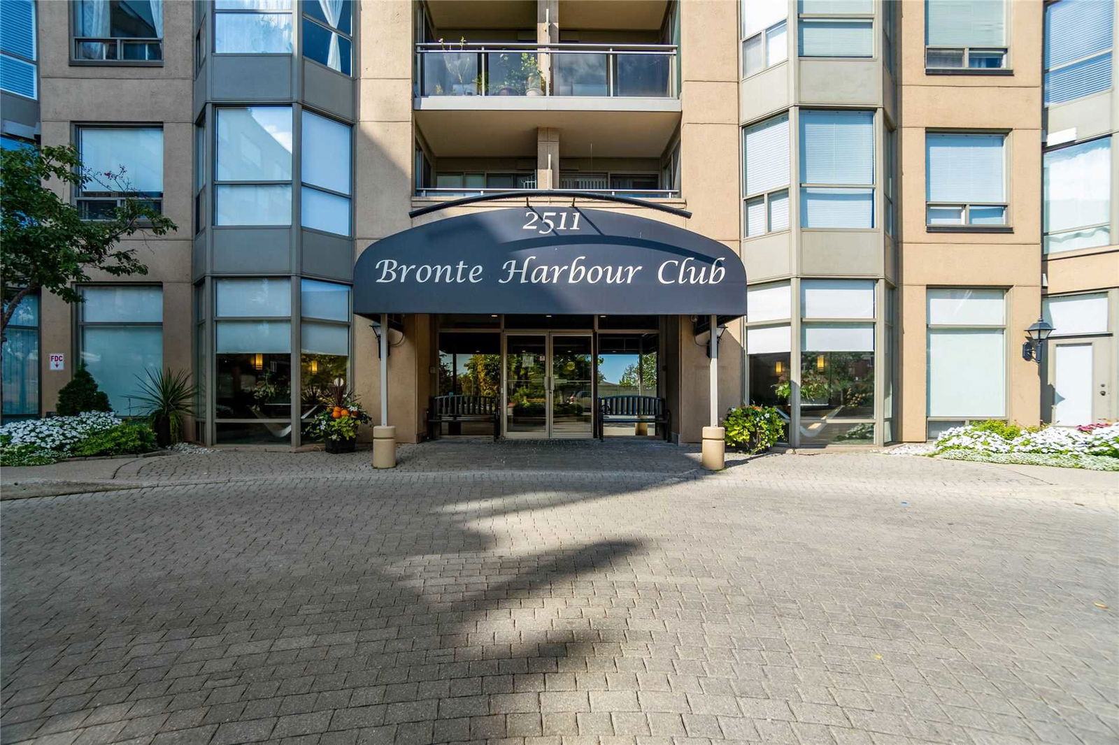 Bronte Harbour Club Condos, Oakville, Toronto