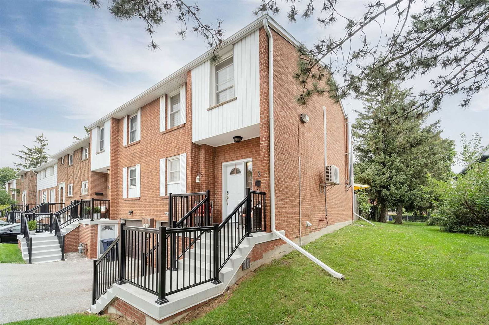 19 Centennial Park Road Townhouses, Etobicoke, Toronto